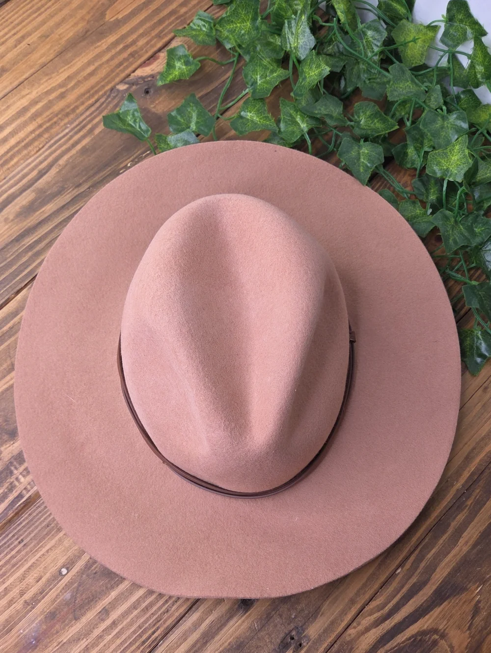 Unknown Brand. Wide Brim Wool Hat. OSFA. Excellent Condition